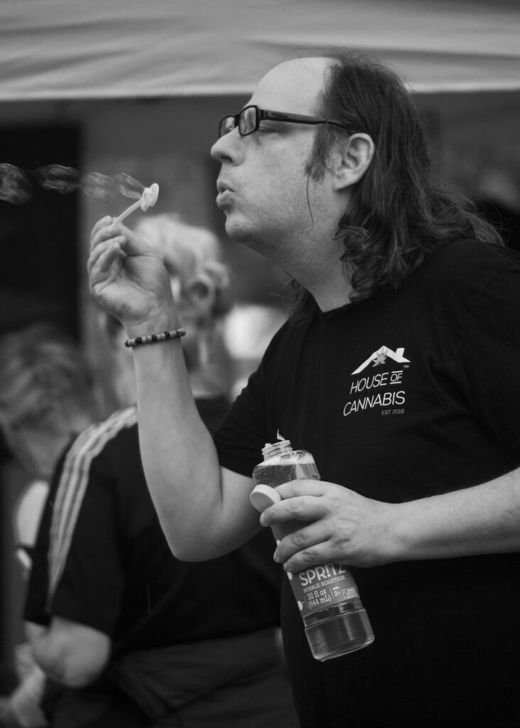 A picture of the crowd at Tacoma Porchfest