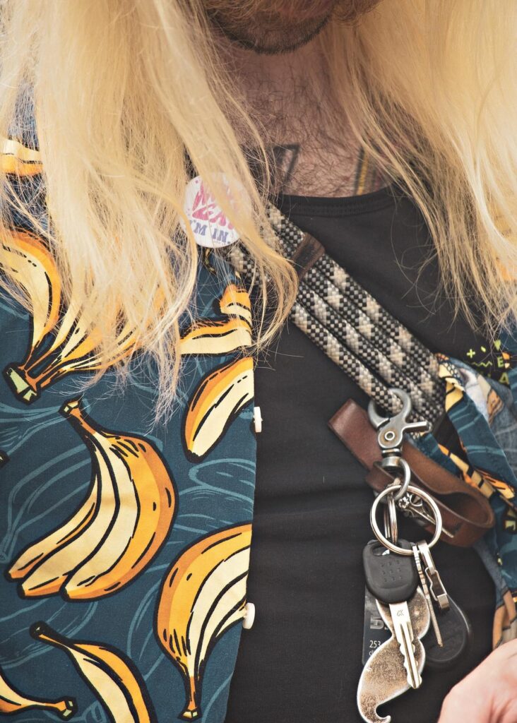 A picture of the crowd at Tacoma Porchfest