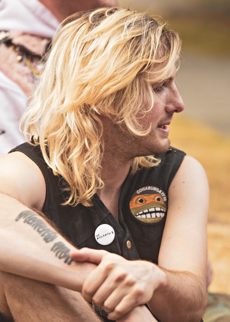 A picture of the crowd at Tacoma Porchfest