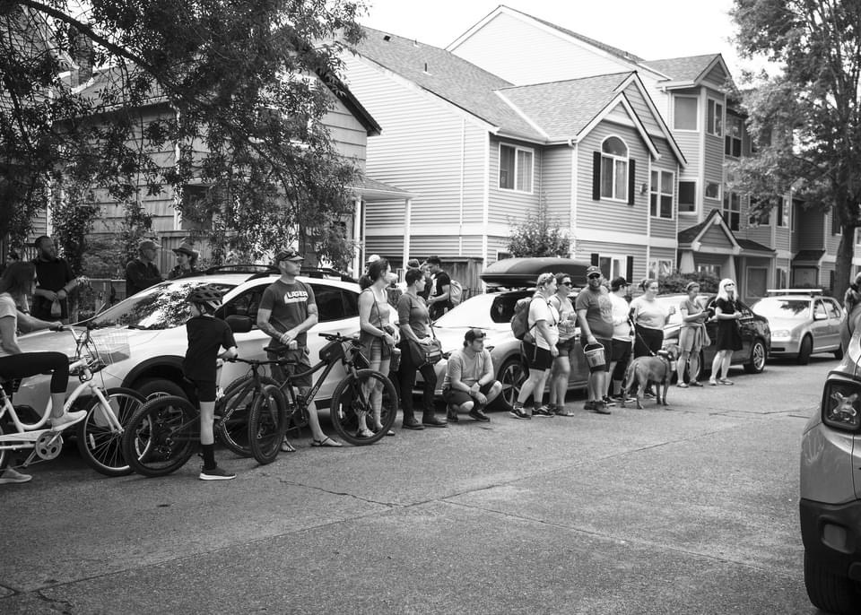 A picture of the crowd at Tacoma Porchfest